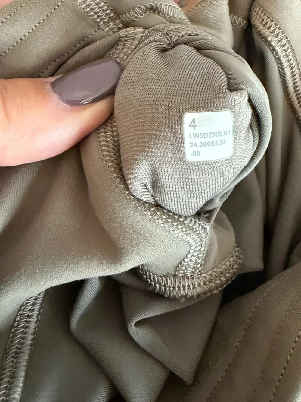 Lululemon Wunder Trainer High-Rise Tight 28” - Size 4 - Square Size dot